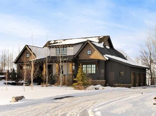 2 SE Silverhorn Park, Rocky View County, AB T3R 0X3