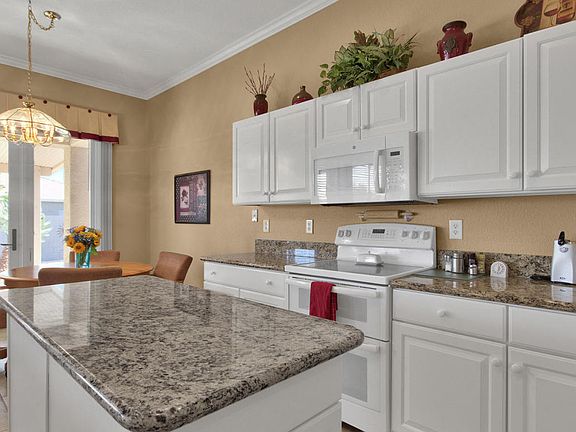 4th image of 1073 E Winged Foot Dr