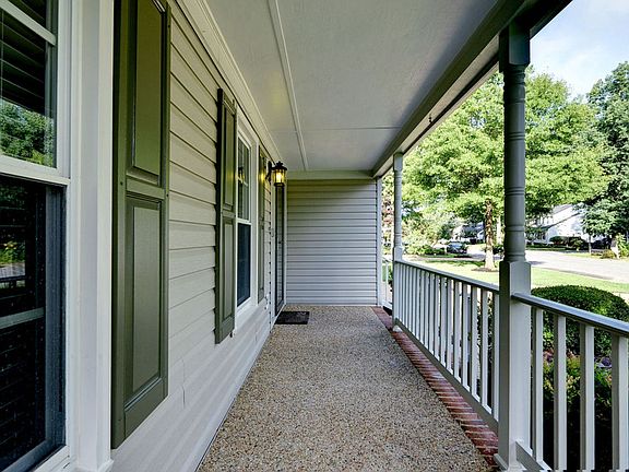 5th image of 202 Coach Hovis Dr