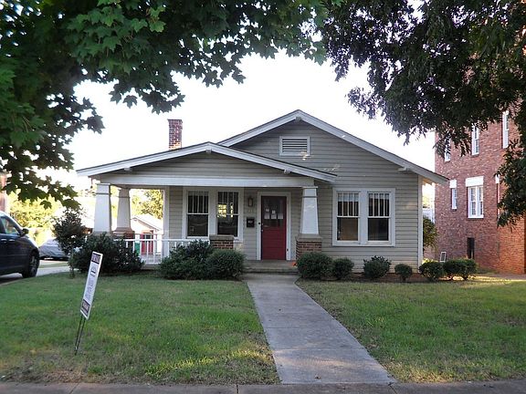 1 Block from Downtown Charlotte