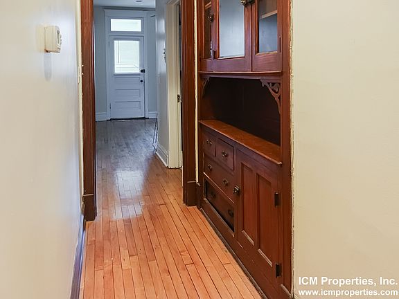 4th image of 3639.2 N Paulina St #2