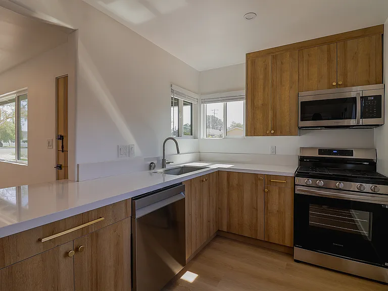 290 Walnut St #290 — Photo 3