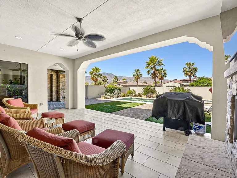 55120 Autumn Valley Ct — Photo 18