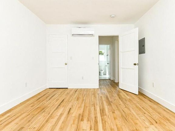 3rd image of 1140 Princeton St