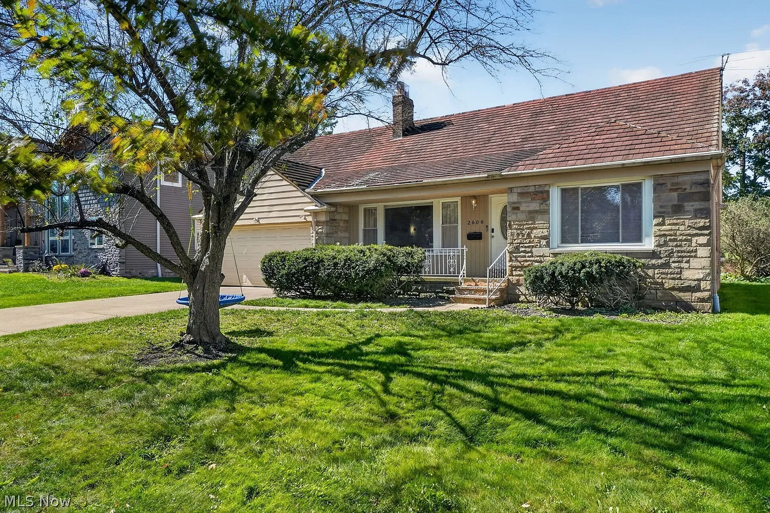 5 bed, 2.5 bath, 3301 sqft, $3,500 — Photo 1
