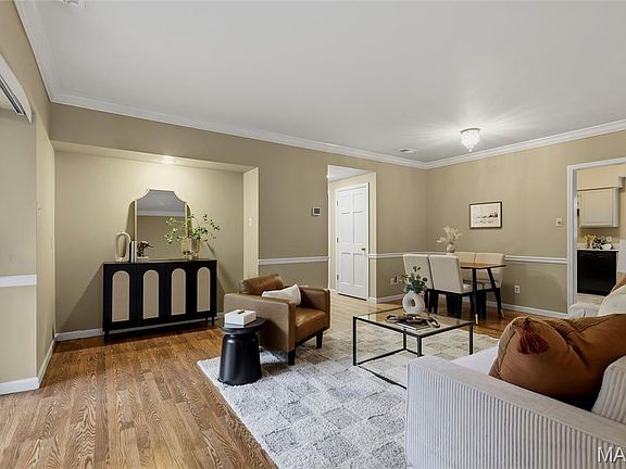 3rd image of 250 S Brentwood Blvd APT 1B
