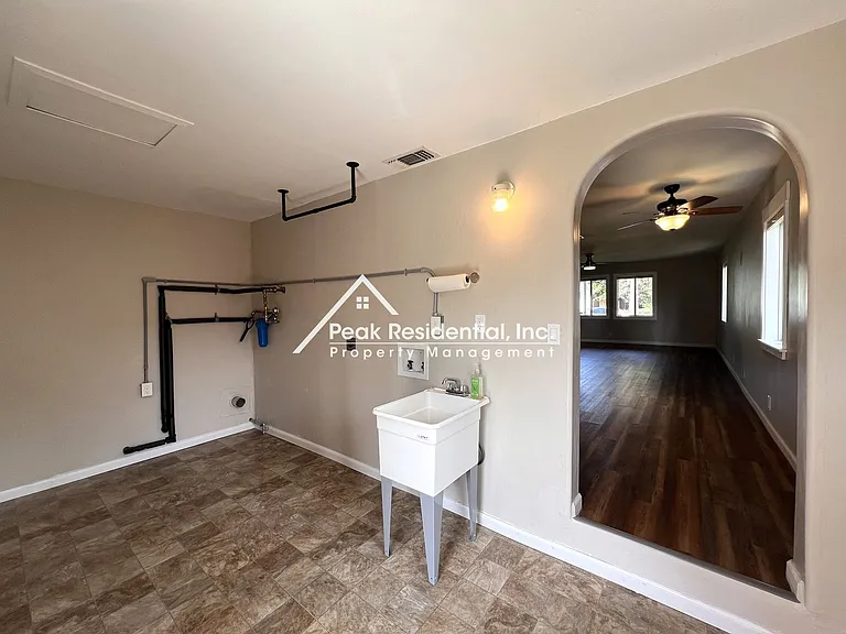 5538 20th Ave — Photo 15