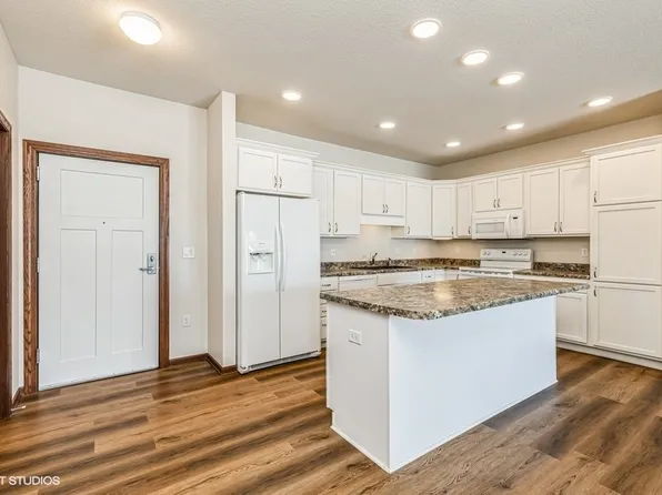 9001 Windsor Pkwy #103, Johnston, IA 50131