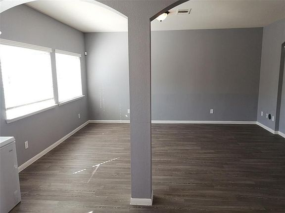 2nd image of 11920 Jelicoe Dr