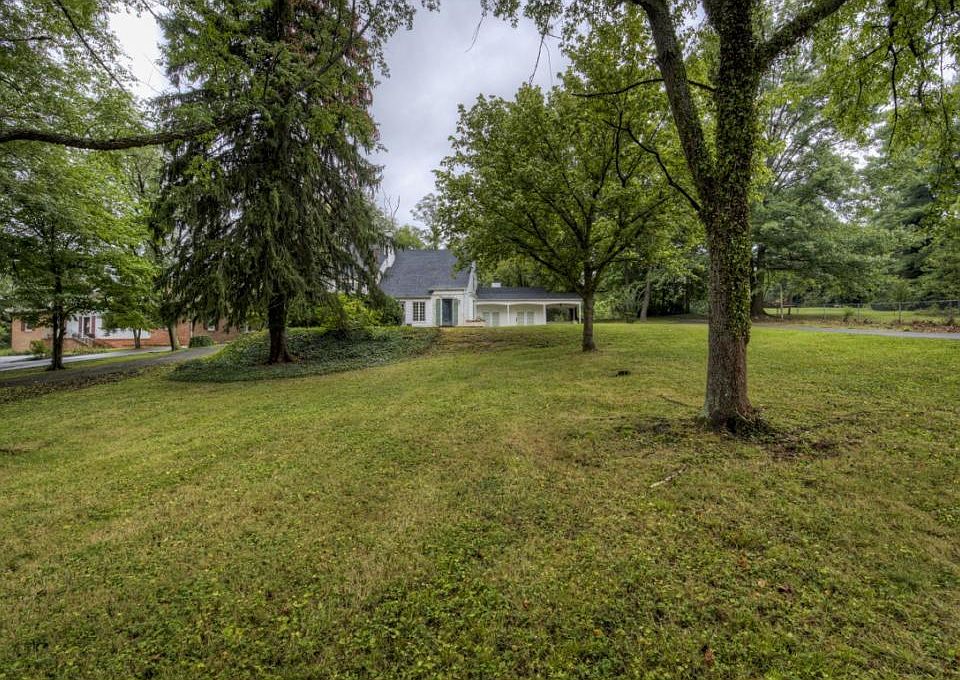 1st image of 1736 Holston Dr
