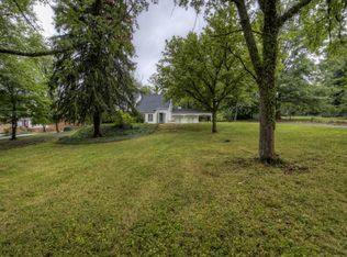 1736 Holston Dr, Bristol, TN 37620