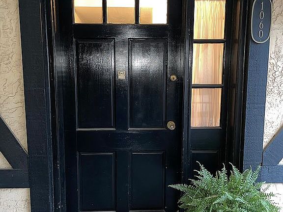 2nd image of 1060 Woodgate Dr