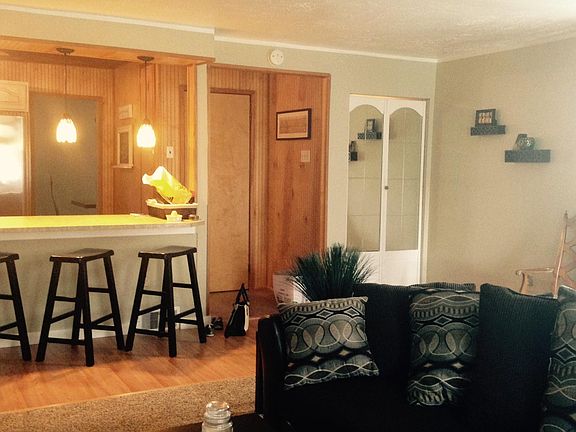 Large 20x20 livingroom