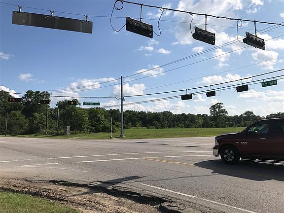 3rd image of 2305 Lone Star Pkwy
