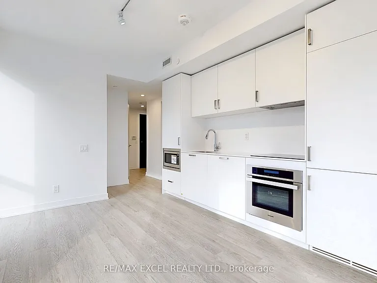 88 Queen St E #1710 — Photo 4