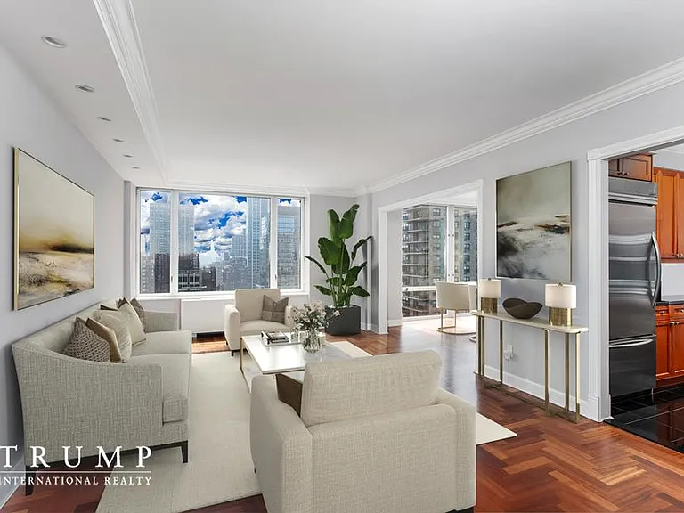 220 Riverside Blvd #21D — Photo 1