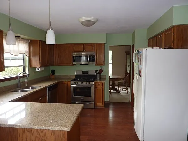 33 Harrison Ln photo 1