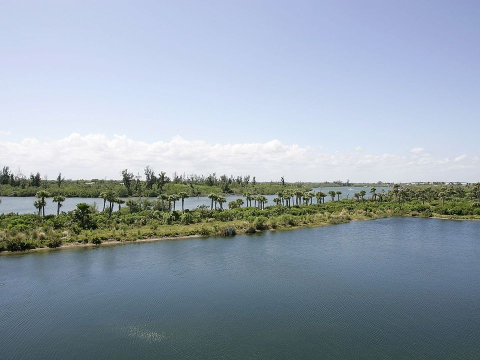 Expansive River Views from this 4th Floor Condo