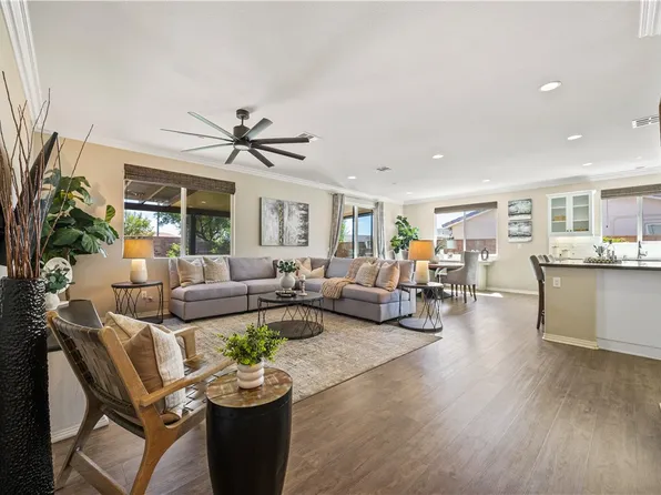 31481 Darlington Oak Dr, Winchester, CA 92596