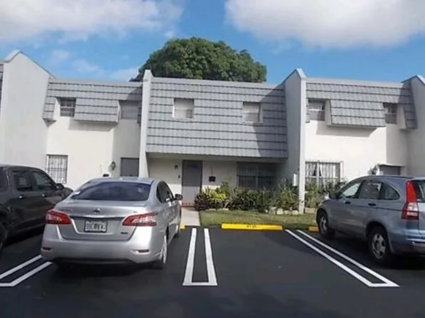 3735 NW 20th St, Lauderdale Lakes, FL 33311