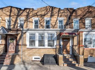 7825 79th St, Glendale, NY 11385