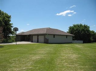 6223 SE Ward Rd, Tecumseh, KS 66542