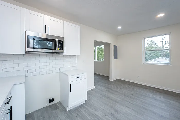 1537 W 7th St #B — Photo 7