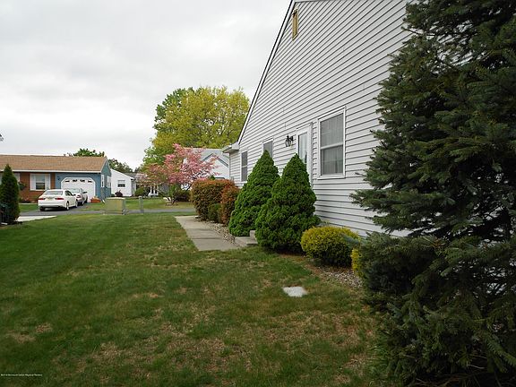 3rd image of 14 Cranston Court