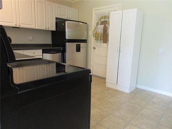 4th image of 3406 Princeton Dr