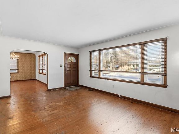4th image of 3007 Wismer Ave