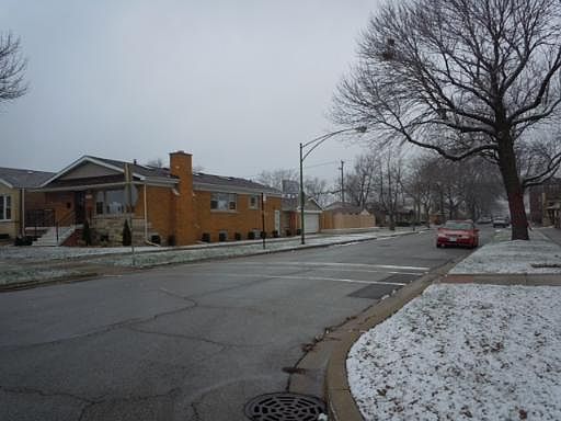 2nd image of 8500 S Michigan Ave