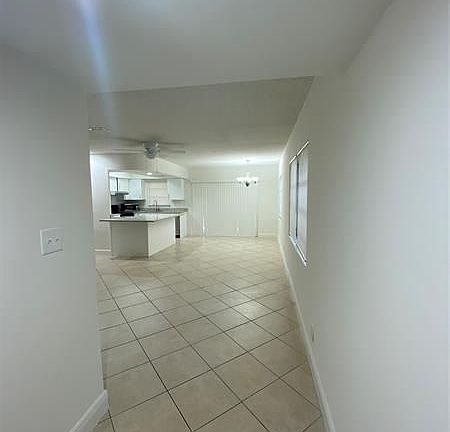 5th image of 1440 Argyle Dr APT B