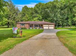 449 Mohegan Avenue Pkwy, Quaker Hill, CT 06375