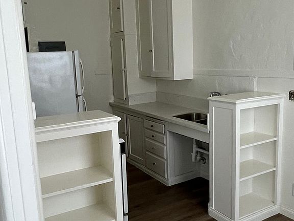 3rd image of 558 E Thompson Blvd APT 11