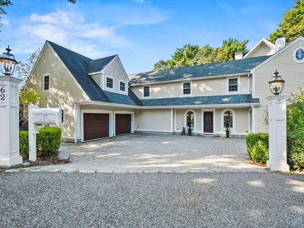62 Abbott Rd, Dedham, MA 02026