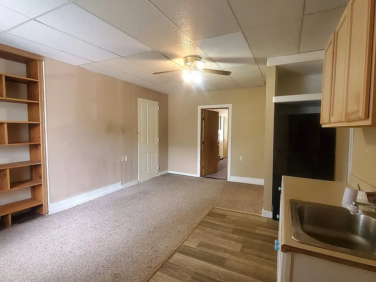 320 Washington St — Photo 3