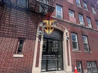 155 W 29th St #303A, Bayonne, NJ 07002