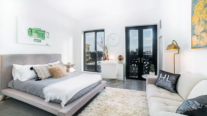 Rented by Compass | media 24