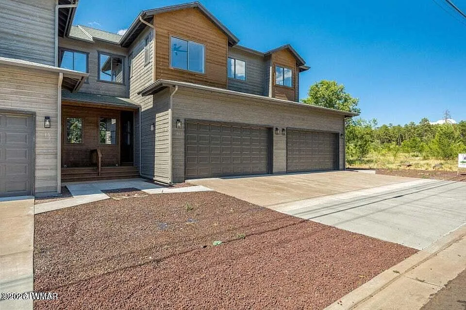 3 bed, 1672 sqft, $2,400 — Photo 2
