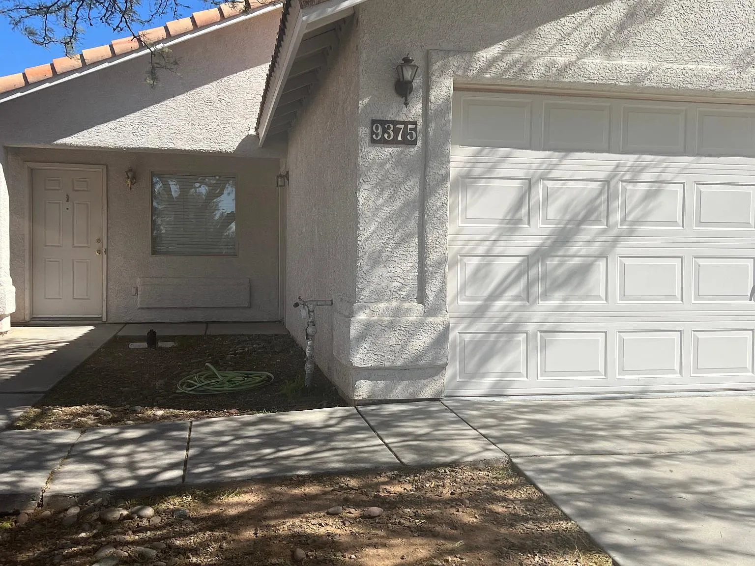 3 bed, 1024 sqft, $1,599 — Photo 1