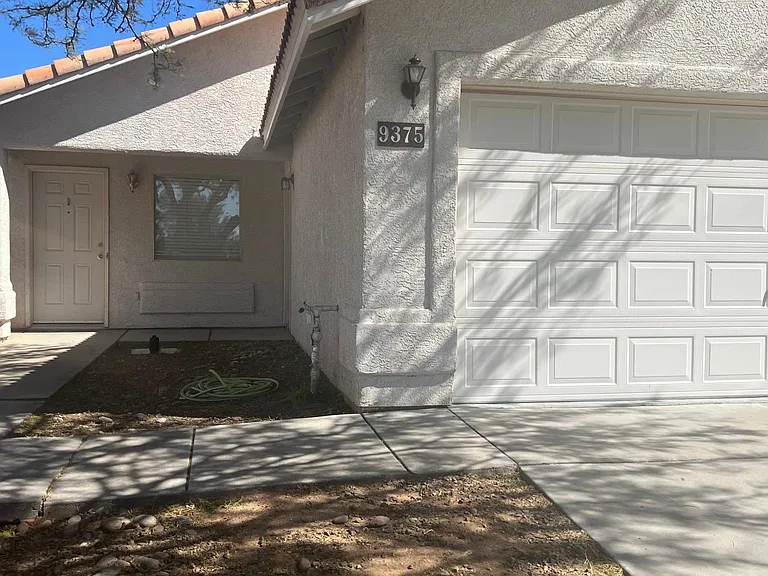 9375 E Yogo Sapphire Ln — Photo 1