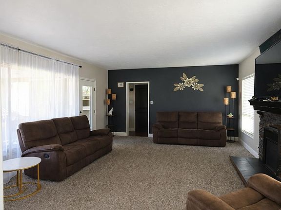 3rd image of 262 Monte Vista Dr