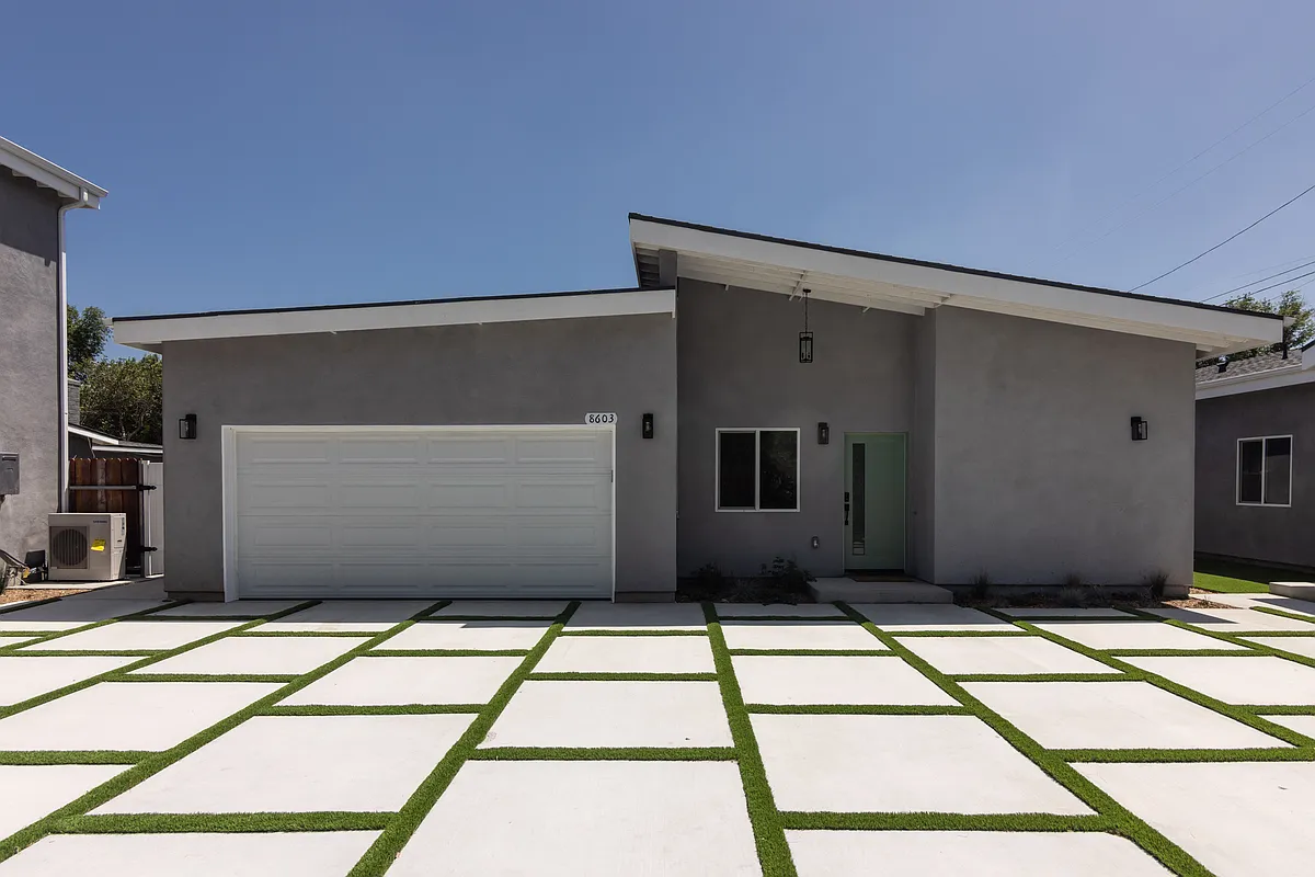 Building Photo - 8603 Comanche Ave
