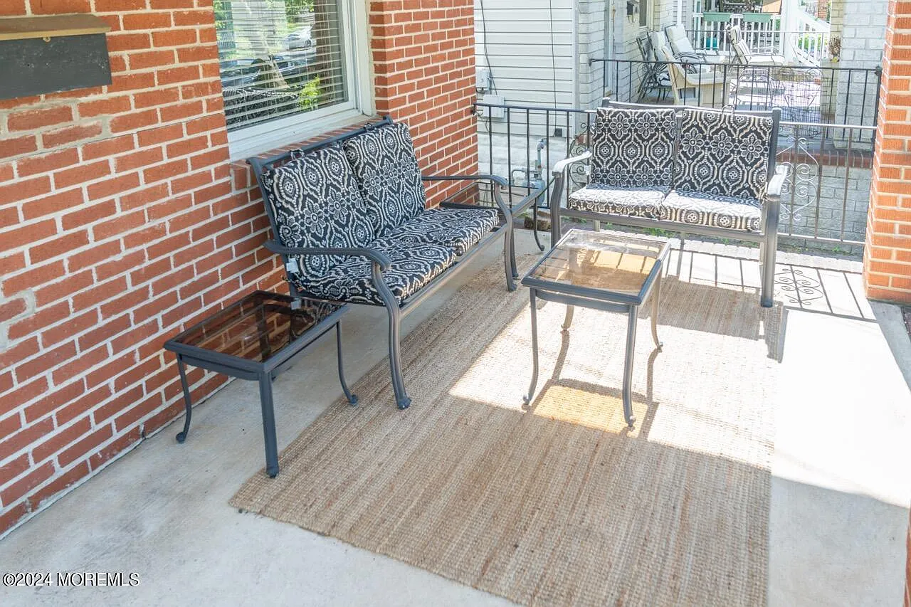 3 bed, 1312 sqft, $3,250 — Photo 4