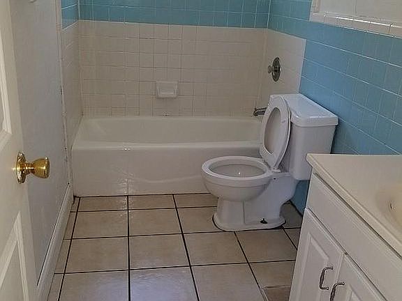5th image of 2555 Stratford Dr