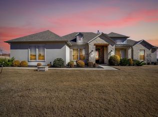 7732 Laura Lake Ln, Fort Worth, TX 76126