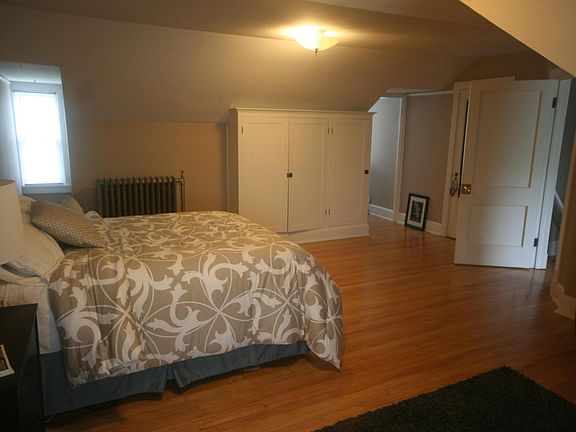 2nd image of 2613 E Kenwood Blvd