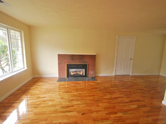 3rd image of 1116 N Hawthorne St