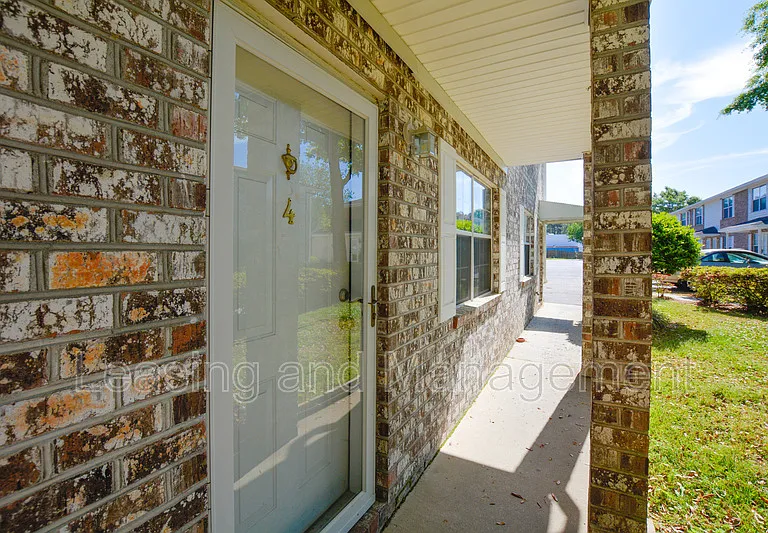 516 Arlington Dr #A4 — Photo 4