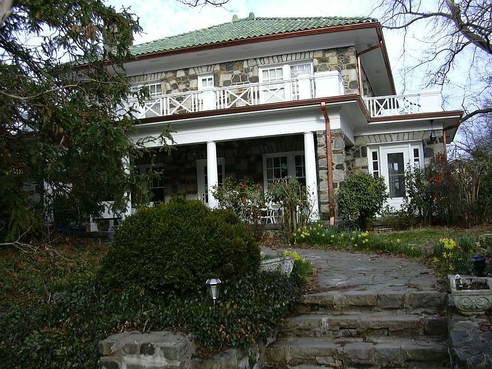 305 Mayflower